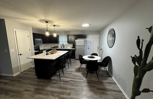 Heath House | Charming 3-bedroom ranch style house with AC and WiFi in Heath