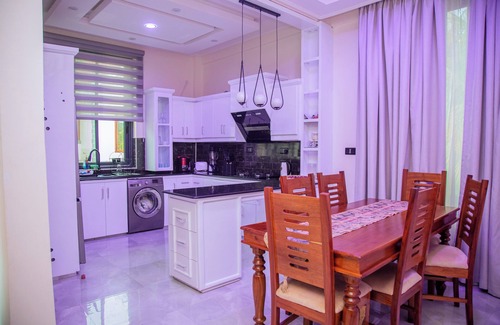Mbezi Beach House | Charming 3-bedroom building with WiFi, AC in marvelous Dar es Salaam