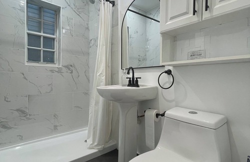 Coral Terrace House | Charming 3-bedroom house in wonderful Coral Gables with WiFi, AC