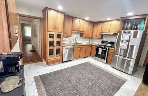 East Aurora House | Charming 3-Bedroom 1.5 Bath East Aurora Village Home walk to Roycroft & Main St