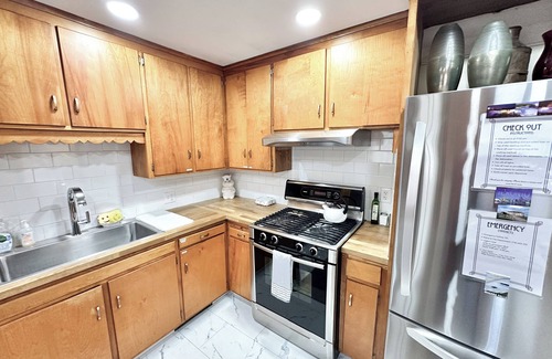 East Aurora House | Charming 3-Bedroom 1.5 Bath East Aurora Village Home walk to Roycroft & Main St