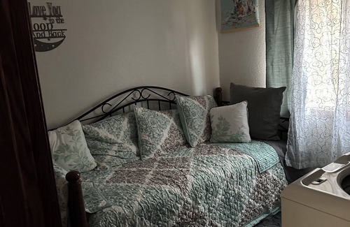 Turtle Lake Cabin | Charming 3-bedroom cabin with WiFi, AC in lovely Upper Turtle Lake.