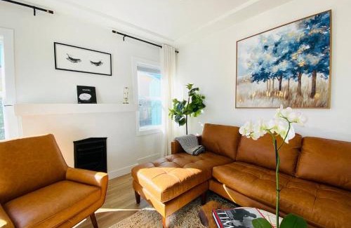 Ladera Heights House | Charming 3 BR Home Near SoFi and LAX - 65th