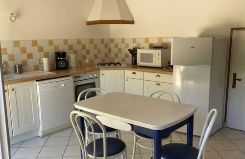 Saint-Epain Cottage | Charming 3-Level Cottage with Private Garden & Central Heating in Saint-Épain