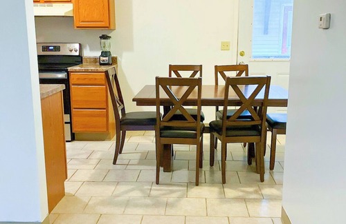 Macomb Apartment | Charming 3BR/2BA Apartment in Macomb, IL