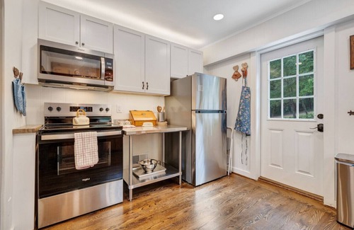 Roanoke House | Charming 3BR home seconds from the Blue Ridge Parkway