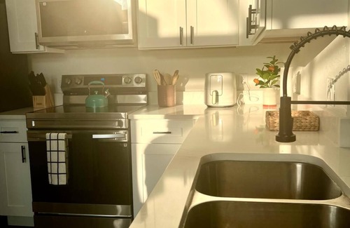 West Kissimmee House | Charming 3BR home w/pool & WiFi, fully equipped, just 27 mins from Disney!