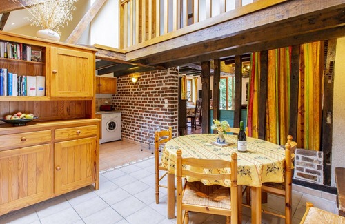 Authon Cottage | Charming 4-Bed Country House with Garden, Near Loire Castles, Sleeps 8-10, Family-Friendly