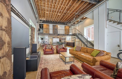 Como House | Charming 4-bedroom historic Firestation in Saint Paul with WiFi, AC