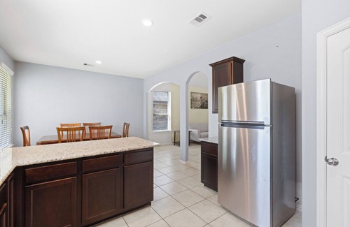 Crosby House | Charming 4-bedroom house with WiFi and AC in peaceful Crosby