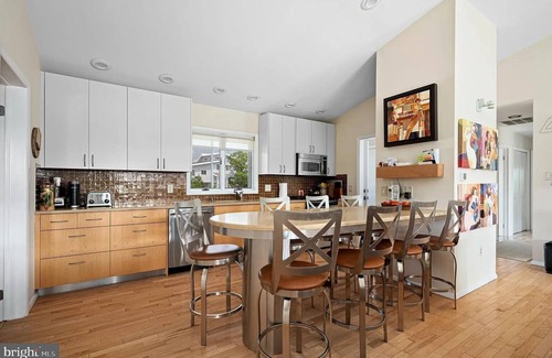 Loveladies House | Charming 4-bedroom waterfront house Quiet Beach Haven Loveladies