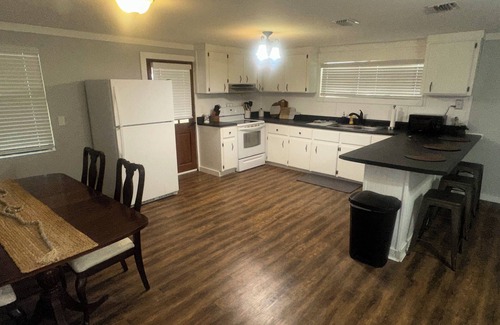 Grand Ridge House | Charming 4-bedroom house in Grand Ridge