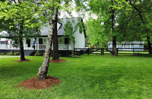 Fairview House | Charming 4-bedroom country home with waterfall and Gameroom in Indian Trail