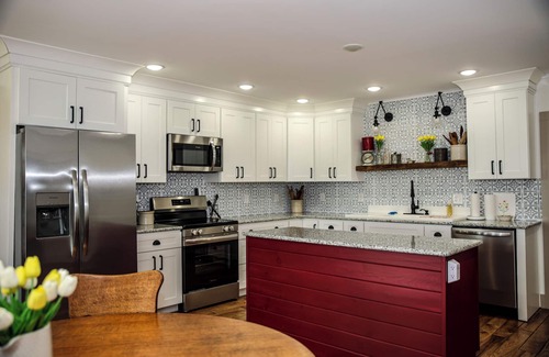 Fountain Run Other | Charming 5-bedroom farmhouse with WiFi, AC in serene Fountain Run