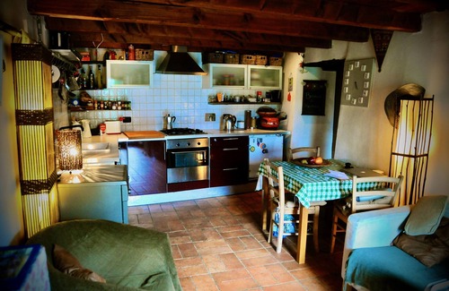 Licciana Nardi House | Charming and authentic Italian casa with pool