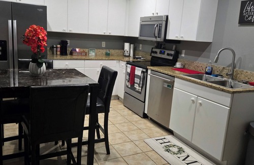 Westminister House | Charming and cozy 3-bedroom duplex in welcoming Lehigh Acres! Come stay here!