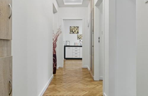 Saska Kepa Apartment | Charming Apartment by Solarento