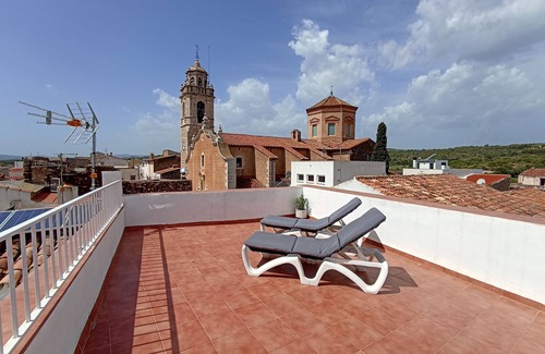 San Jorge Apartment | Charming apartment, in town, between sea and mountains. With spa area.