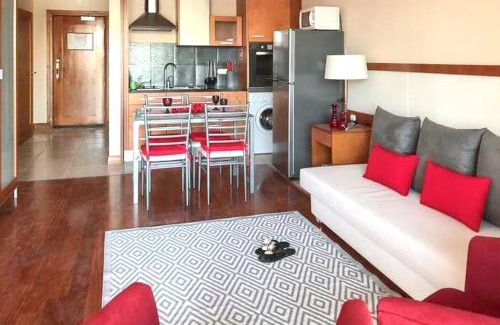 Mexilhoeira da Carregacao Apartment | Charming Apartment in Estômbar with Private Pool.