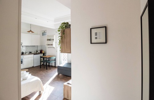 EUR Apartment | Charming Apartment in Rome EUR Laghetto with Large Terrace and Free Parking.
