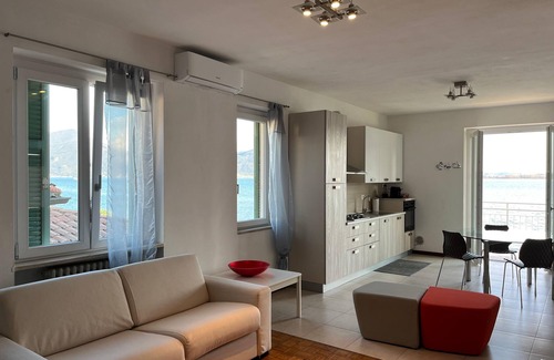 Predore Apartment | Charming apartment in villa on the lake