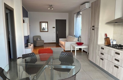 Predore Apartment | Charming apartment in villa on the lake