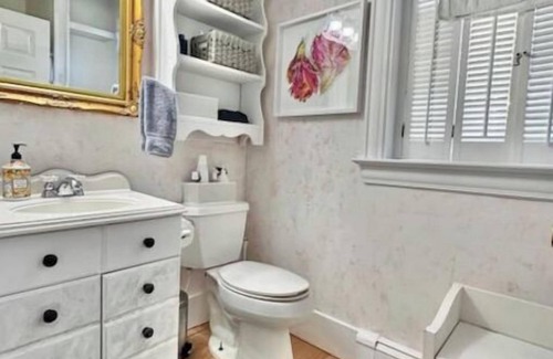 North Sea Apartment | CHARMING APARTMENT WITH SEPARATE ENTRANCE