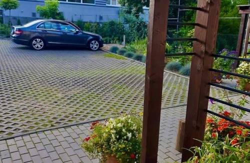Brynow Apartment | Charming apartment with parking
