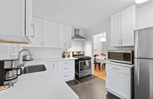 South Manchaca House | Charming Austin Home - 3 BR |Large Fenced Backyard