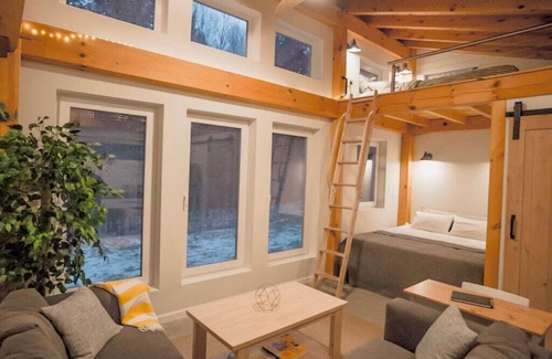 Crescent City Bed & Breakfast | Charming B&B with WiFi, AC in serene Crescent City
