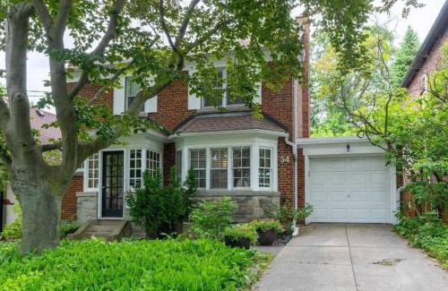 The Beaches Apartment | Charming Basement Studio Bathroom Full Kitchen