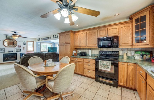 Battle Creek Cottage | Charming Battle Creek Cottage w/Dock!