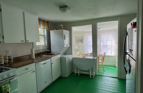 Avon Cottage | Charming Bay Head Waterfront Cottage with Yard: Easy Walk to Beach & Town