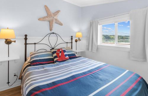 Burley House | Charming Beach Cabin in Quartermaster Harbor