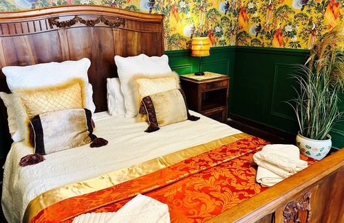 Limalonges Bed & Breakfast | Charming bed & breakfast on an Alpaca Farm in the historic Limalonges Village