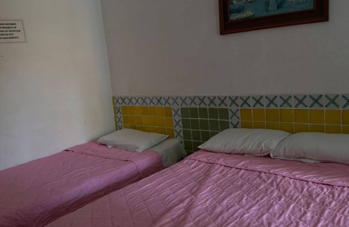 Alfredo V. Bonfil Bed & Breakfast | Charming bed & breakfast in wonderful Q.R. with AC