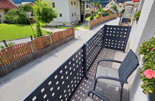 Jesenice Apartment | Charming Bella Hideout - Adults Only
