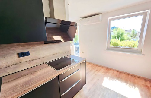 Jesenice Apartment | Charming Bella Hideout - Adults Only