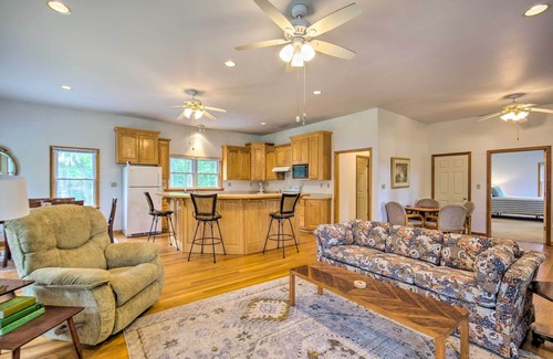 Boydton House | Charming Boydton Retreat ~ 5 Mi to Kerr Lake!