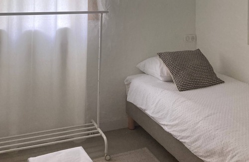Neuilly-en-Sancerre Cottage | Charming cottage in the heart of a romantic garden