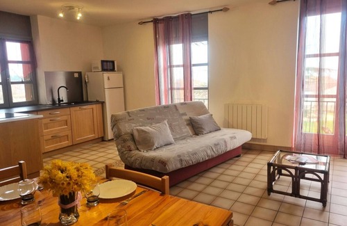 Saint-Andre-dʼApchon Cottage | Charming cottage in Saint-André-d'Apchon, pets allowed