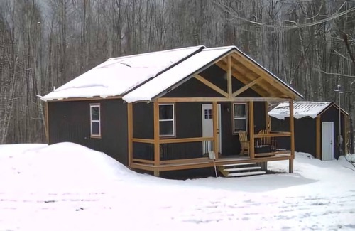 Patten Cabin | Charming cabin in Beautiful Patten Maine with WiFi, ATV/Snowmobile trail access