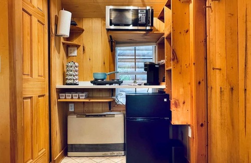 Warren Cabin | Charming cabin located one minute from the base of Sugarbush Resort