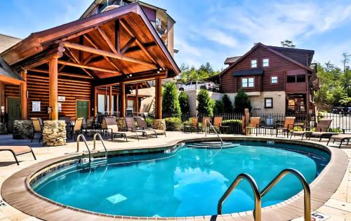 Pigeon Forge House | Charming Cabin Retreat with Grill Deck & Resort Perks