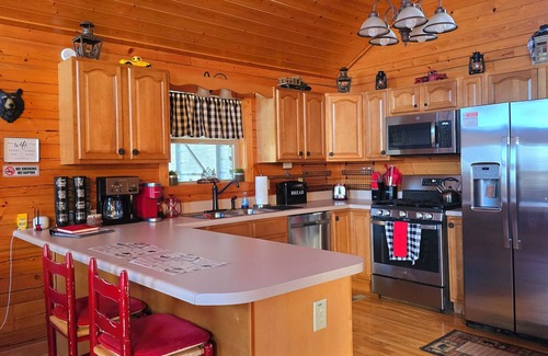 Ranger Cabin | Charming Cabin with Game Room & Firepit