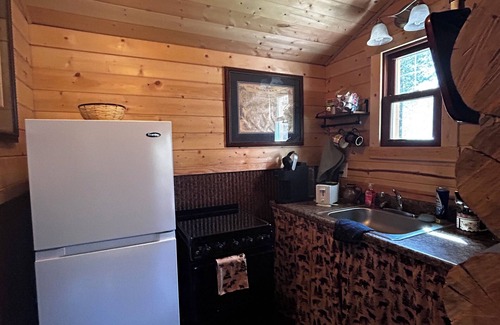 Silver Gate Cabin | Charming cabin with WiFi in Silver Gate/Cooke City