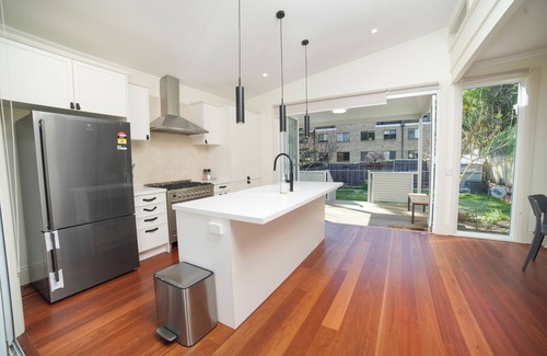 Cammeray Cottage | Charming Cammeray Cottage Close to CBD, Perfect for Family Getaways