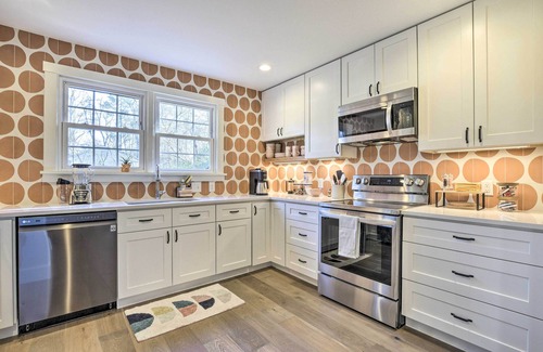 Carrboro House | Charming Carrboro Home - Walk to Downtown!