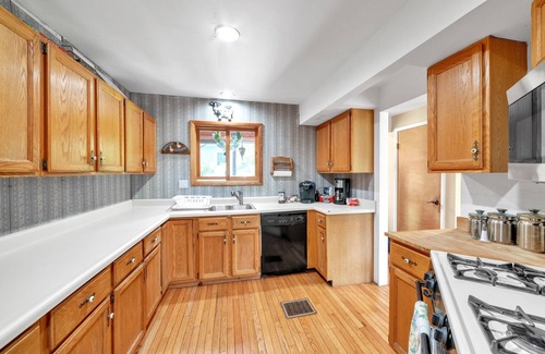 Hobart House | Charming Catskill Mountain Retreat 3 Bedroom Home