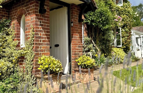 Chiddingfold House | Charming central village, period, country cottage